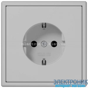 Розетка із заземленнямм та шторками JUNG LS990 світло-сірий