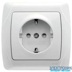 VIKO CARMEN БІЛИЙ Розетка з із заземленнямм і шторками